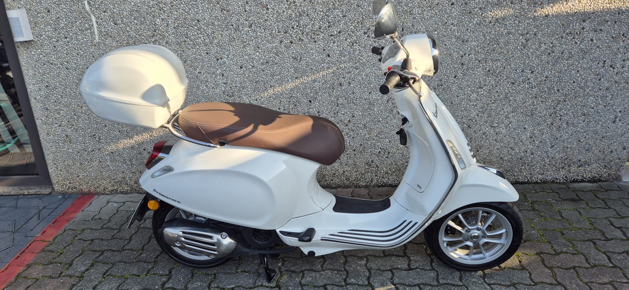 Piaggio Vespa 150 Primavera Bianco 3V Usata Disponibile A MS