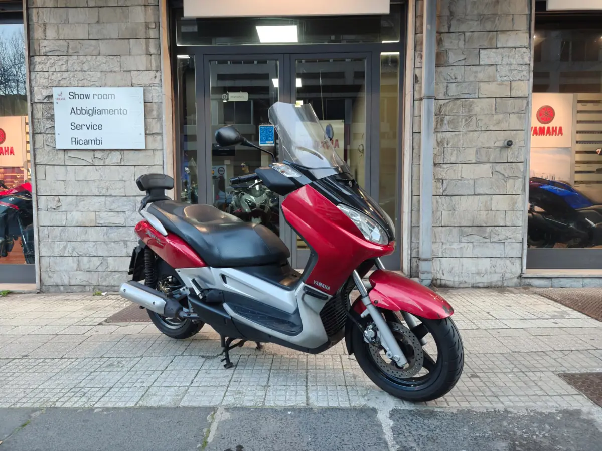 Motorshow srl Xmax 250 usato  3.jpeg