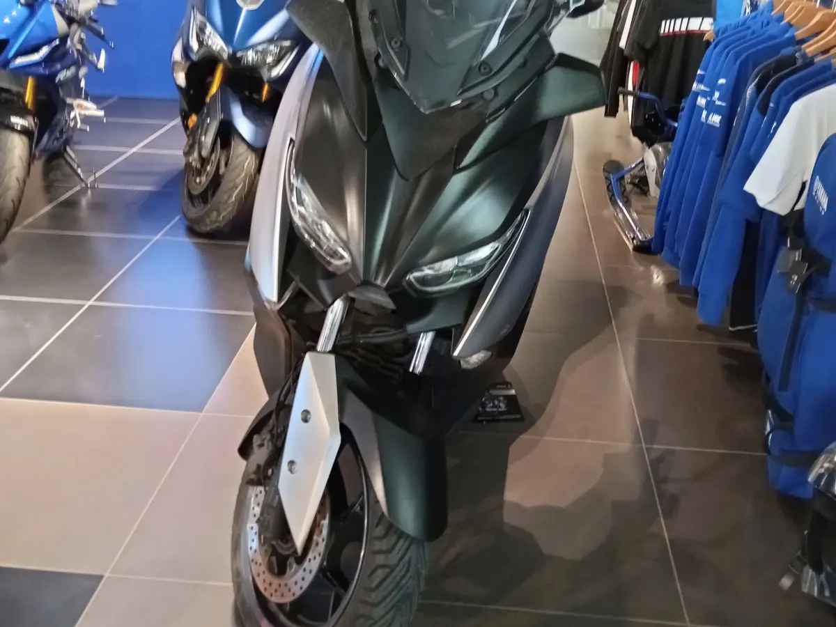 xmax 1.jpg