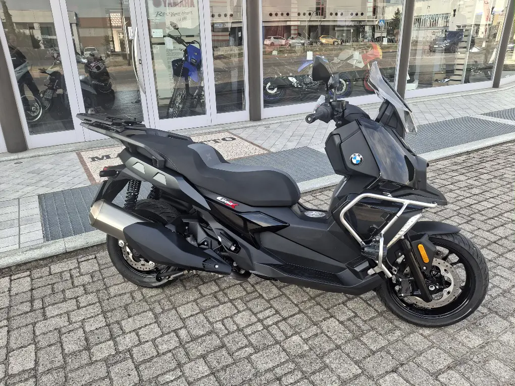 BMW C400 X 2025.jpg