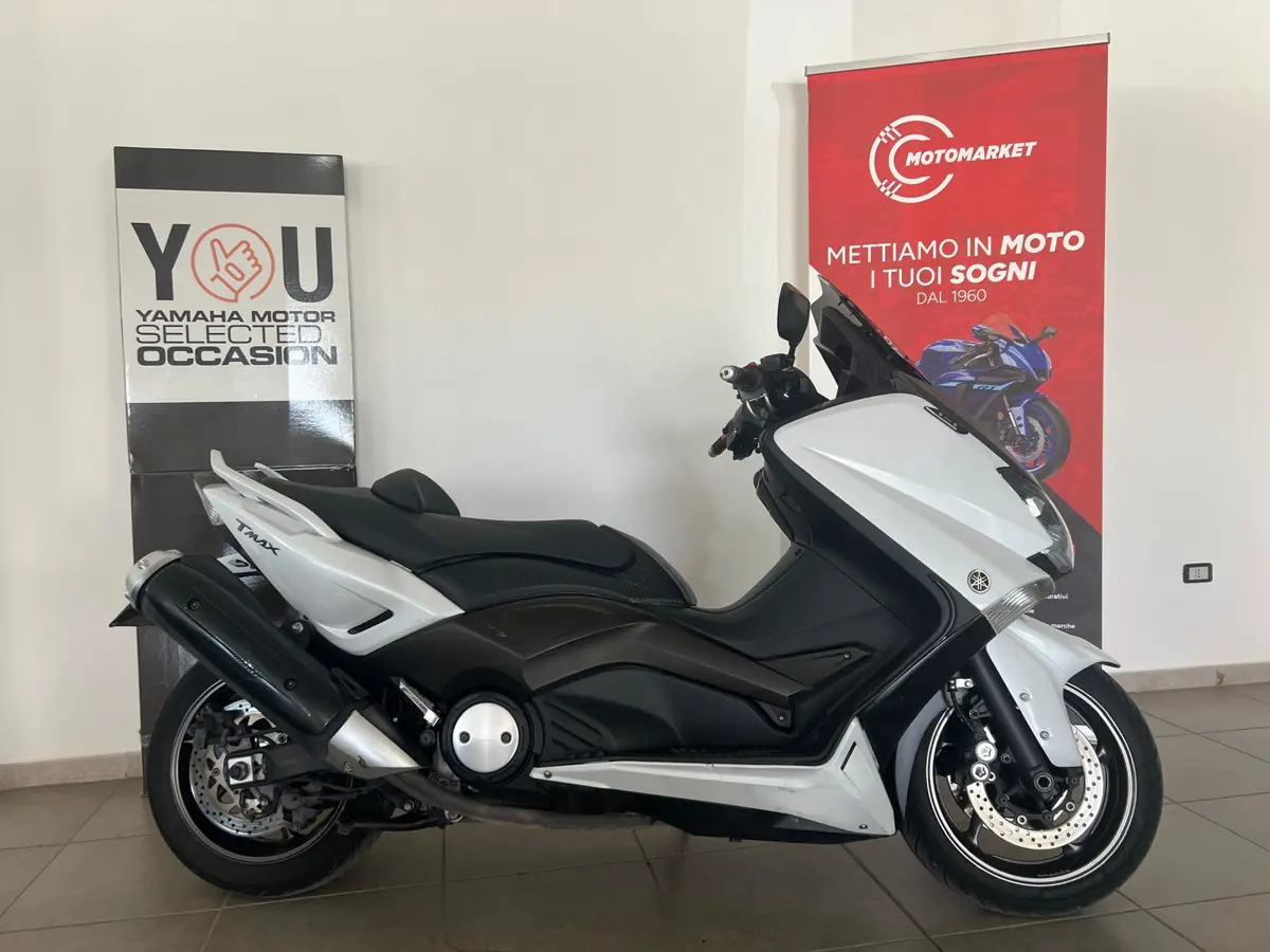 T MAX BIANCO 8.jpeg