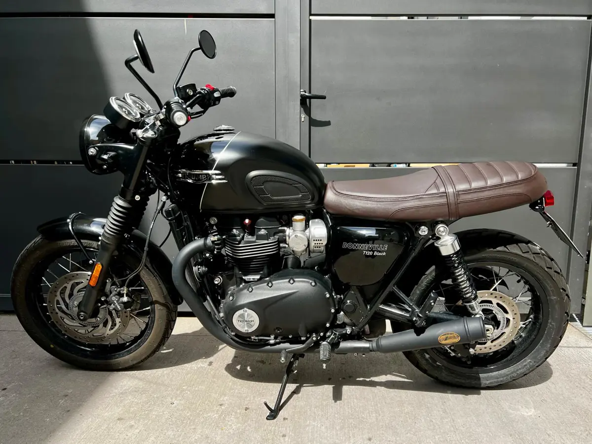 Bonneville T120 8.jpg