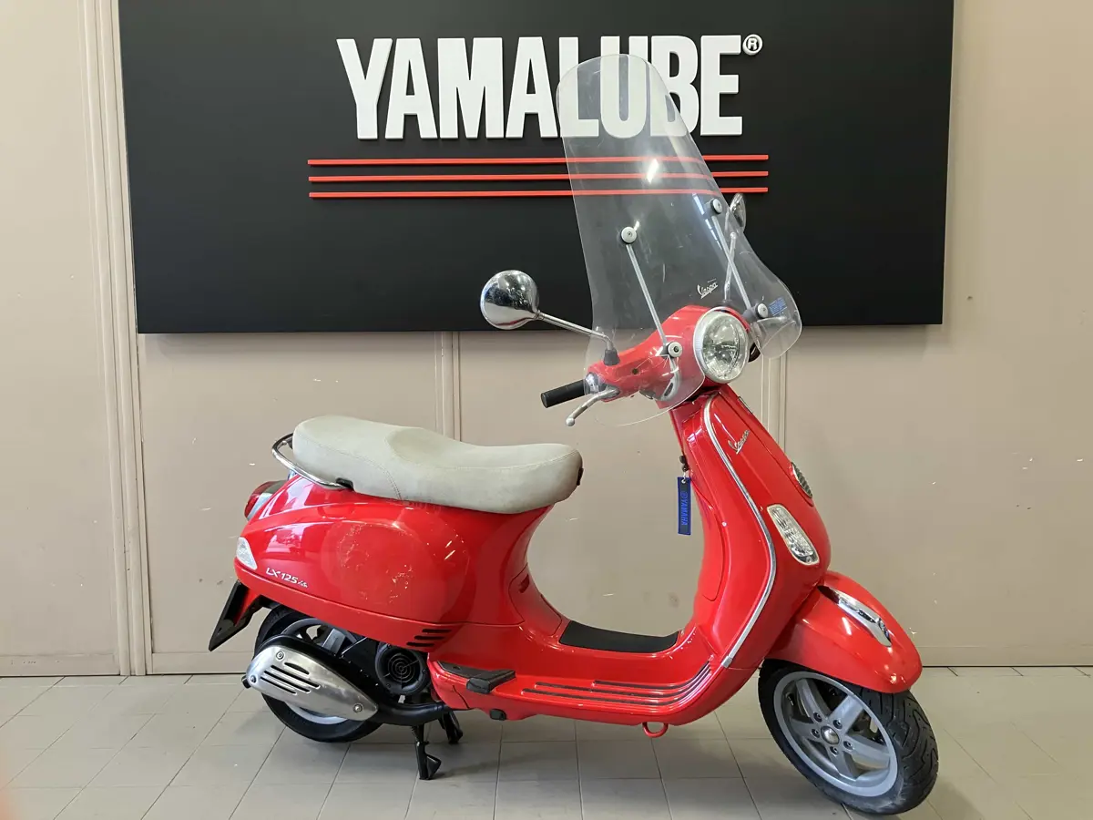 Vespa 125 LX Rosso (2).jpg