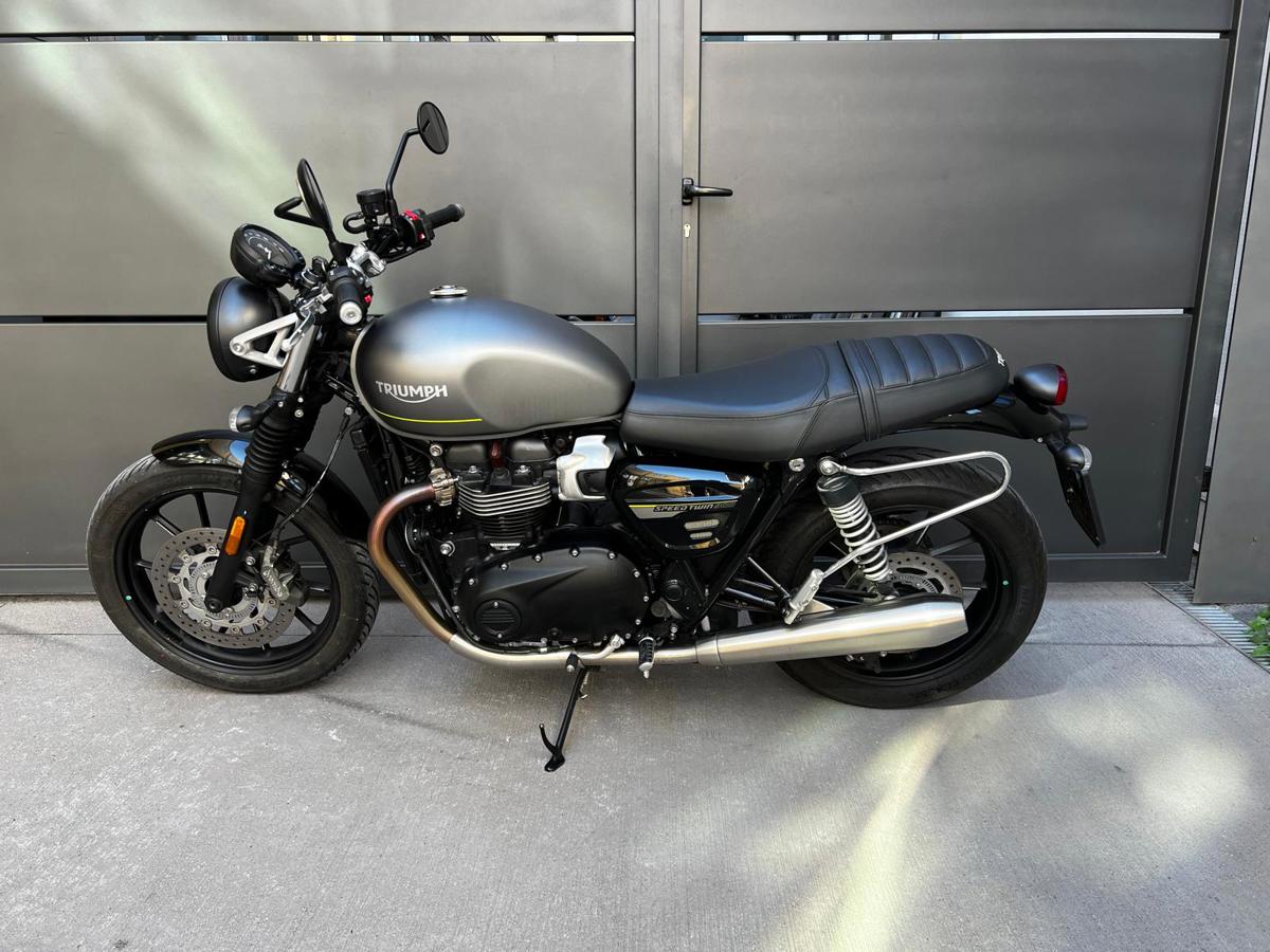 Speed Twin 900 Matt Grey 8.jpg