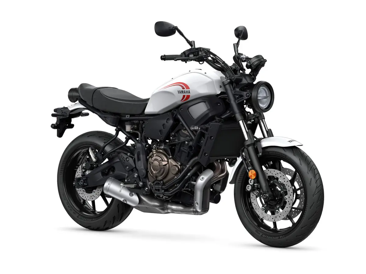 2024-Yamaha-XS700-EU-Historic_White-360-Degrees-001-03.jpg