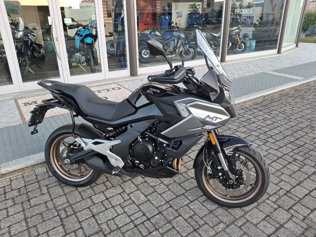 CF MOTO MT-700 ABS 2024.jpg