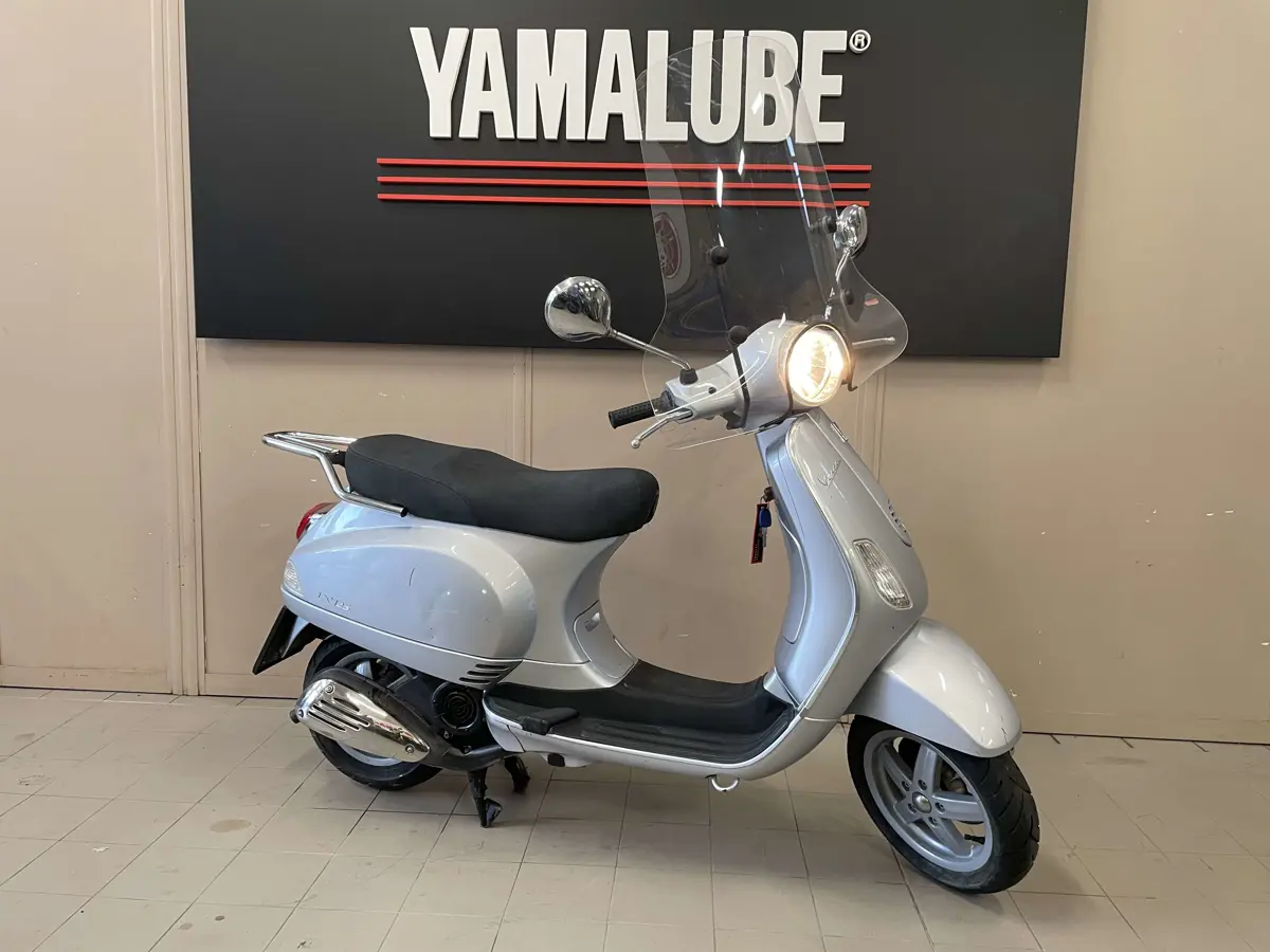 VESPA 125 LX (1).jpg