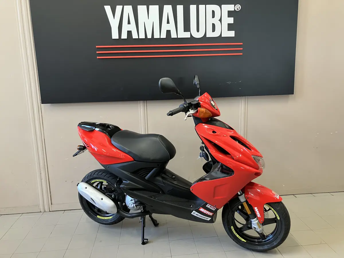 AEROX 50 ROSSO (1).jpg