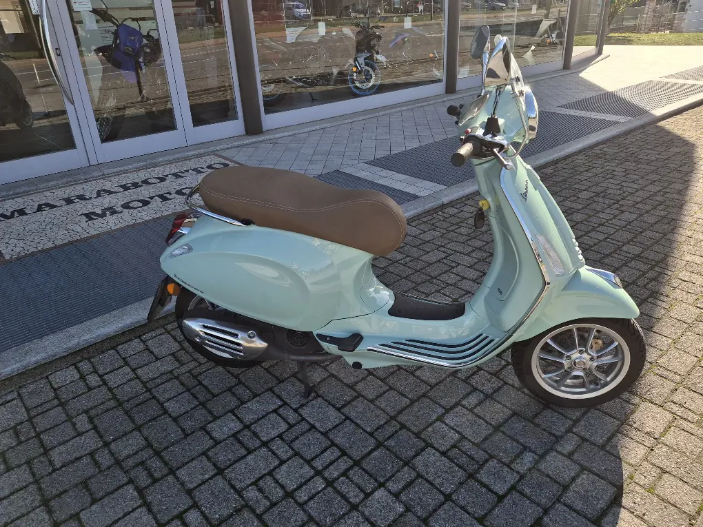 VESPA 125 PRIMAVERA.jpg