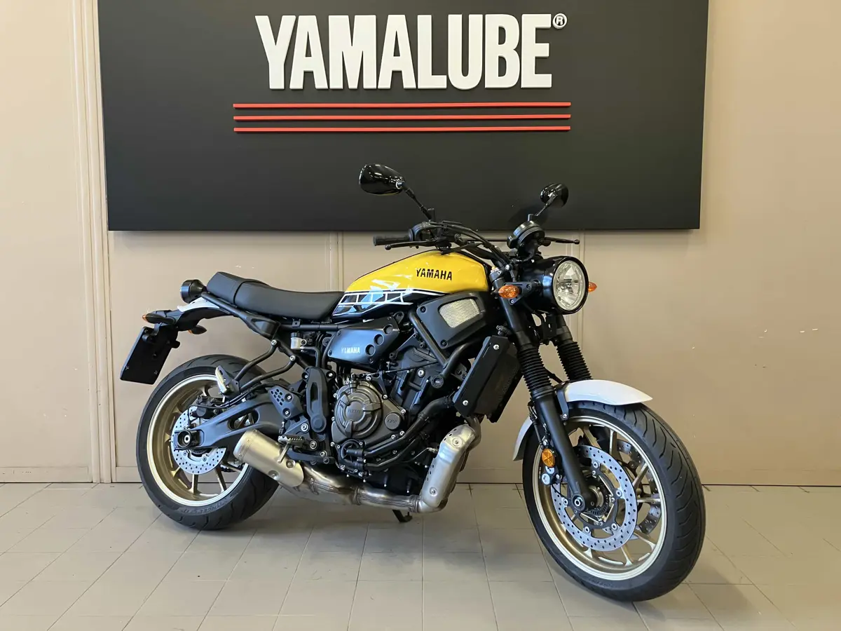 XSR 700 Yellow (1).jpg