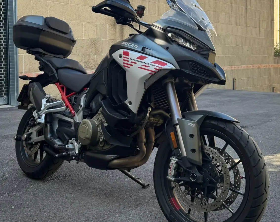 ducati v4 4.jpeg