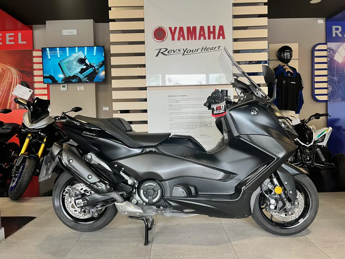 Yamaha Roma Aureli Tmax usato 2.jpeg