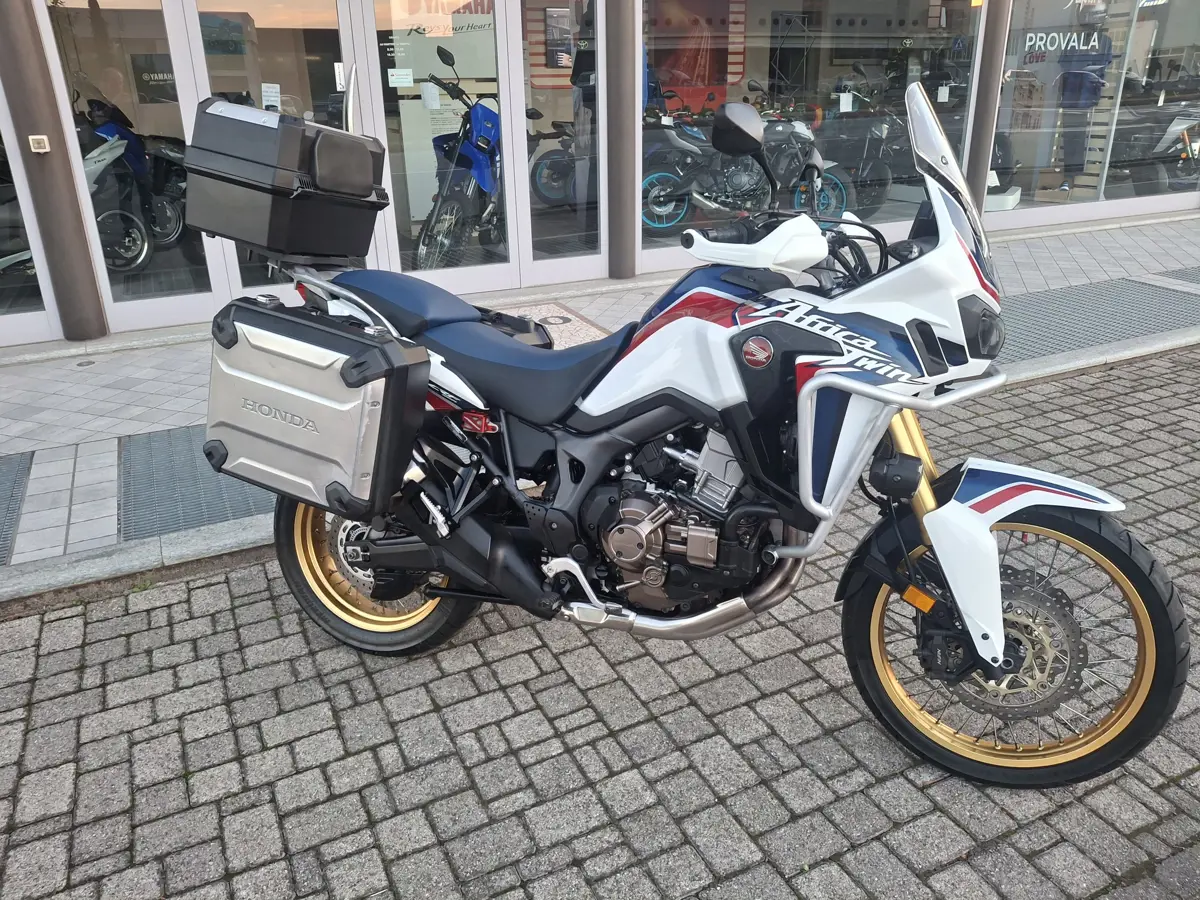 AFRICA TWIN 2016.jpg