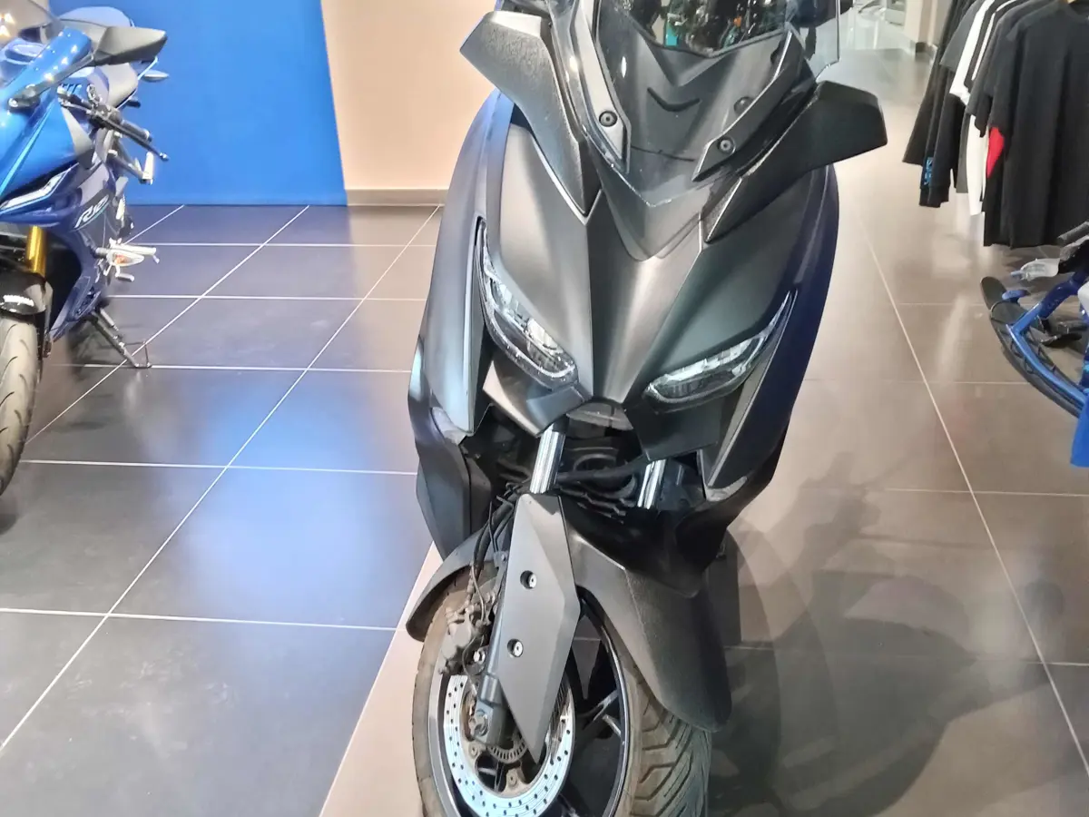xmax 1.jpg