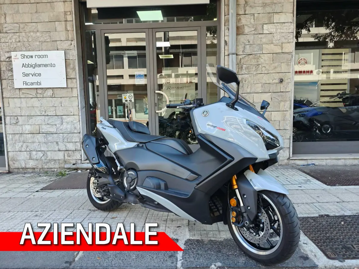 Motorshow srl Tmax tech aziendale.jpeg