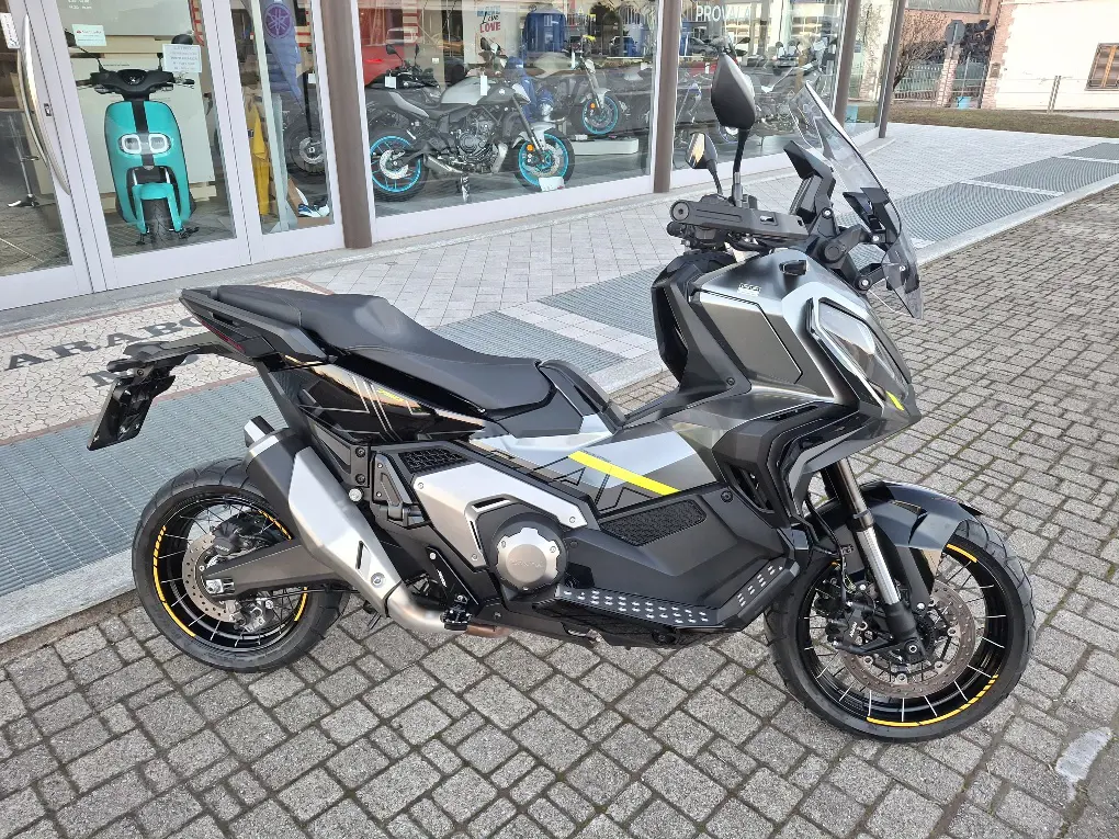 HONDA X-ADV.jpg