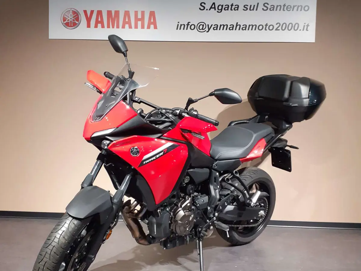 YAM TRACER 7 2022 rossa (1).jpg