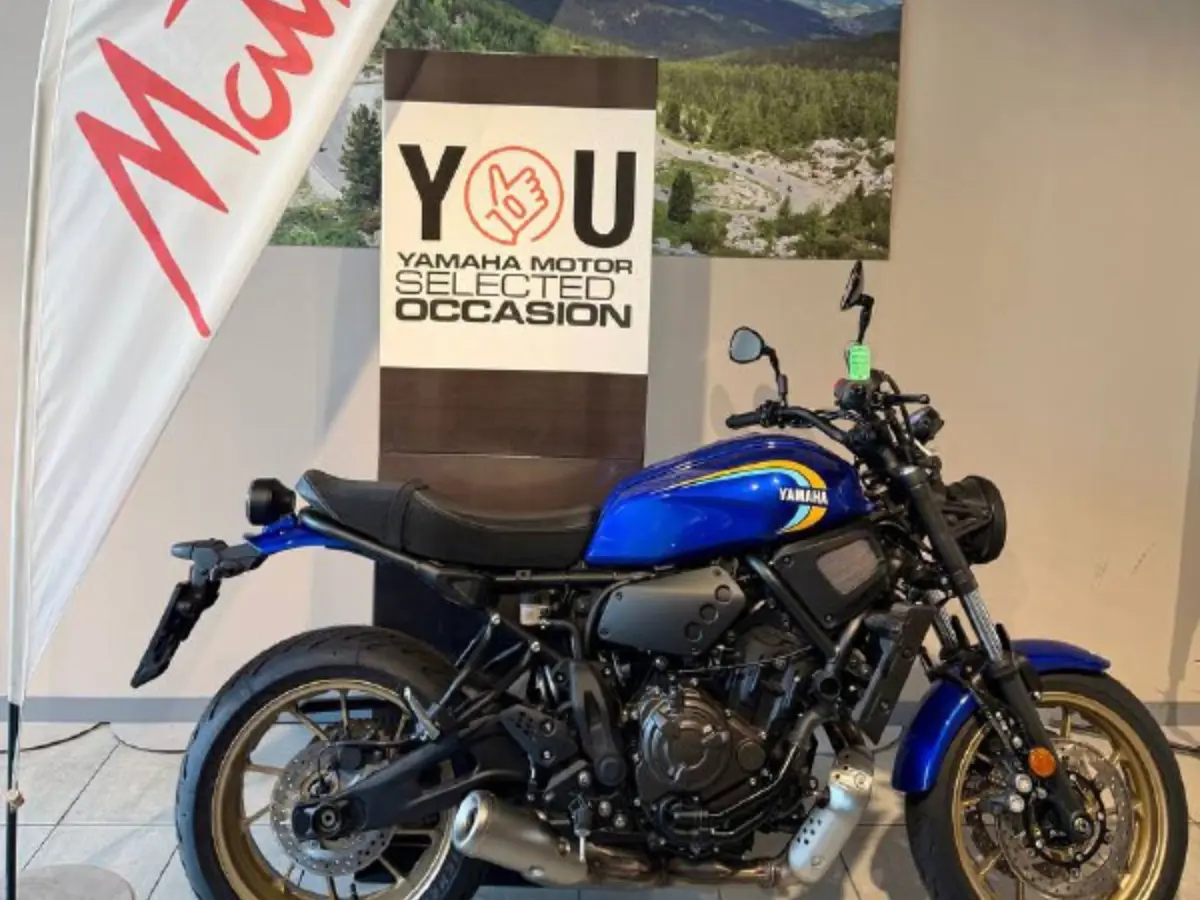 xsr700.jpg