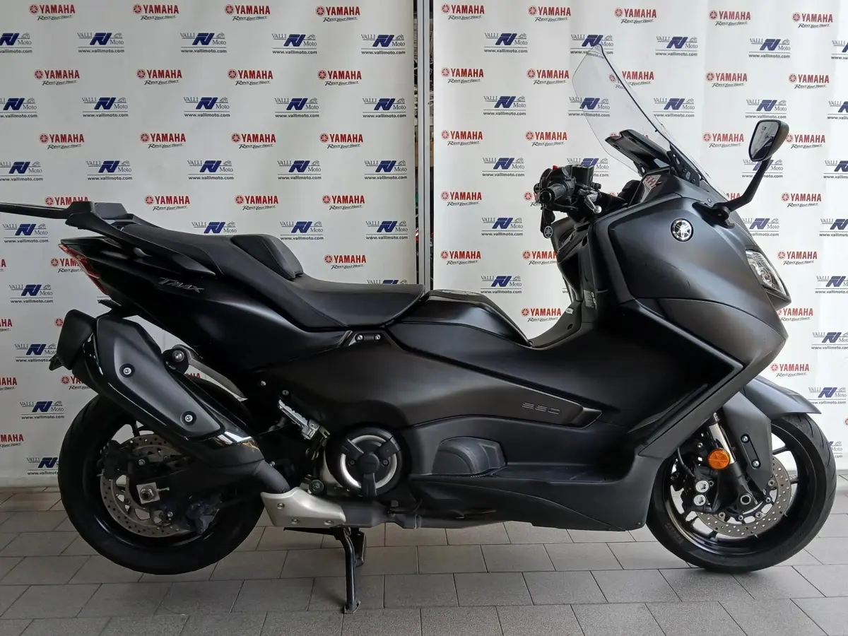 FB16336 TMAX.jpg