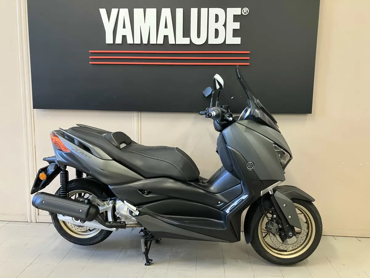 XMAX 125 TECH (1).jpg