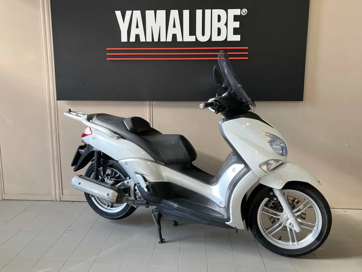 XCITY 250 BIANCO (1).jpg