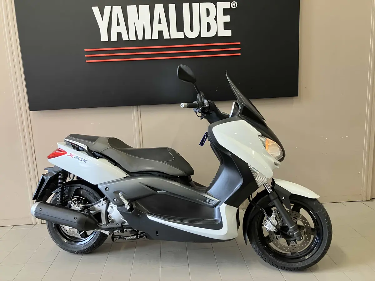 XMAX250 Bianco (1).jpg