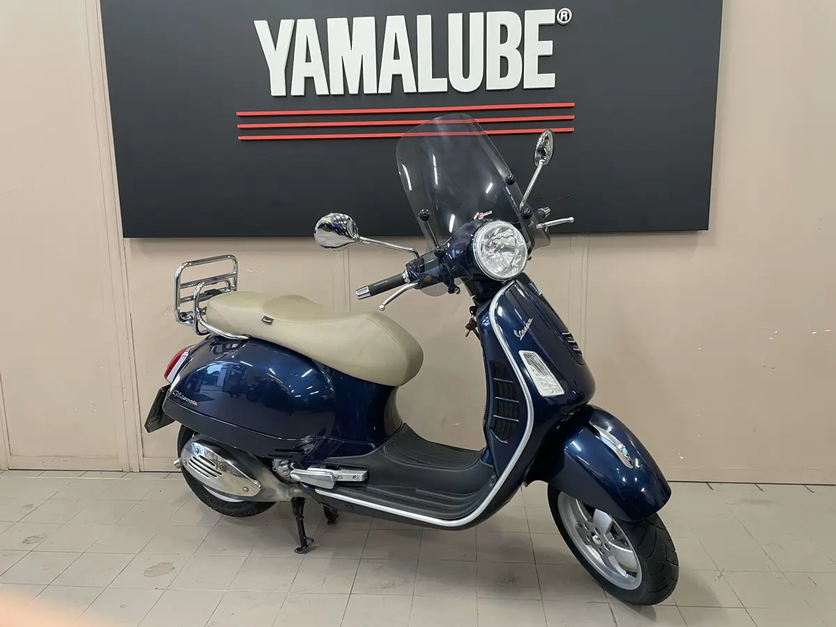 Vespa 300 GTS BLU (2).jpg