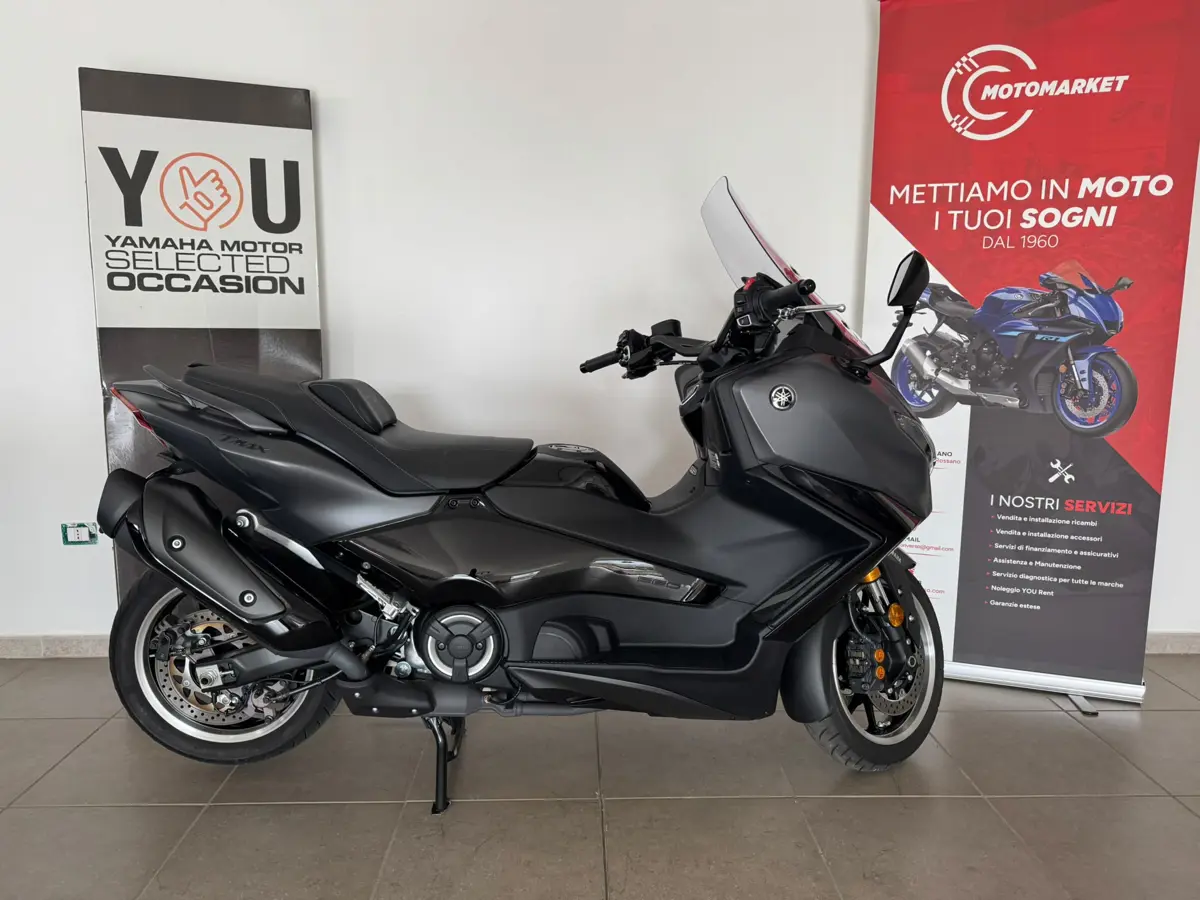 T MAX 560 TECH CRYSTAL GRAPHITE 5014KM 13499€.jpeg