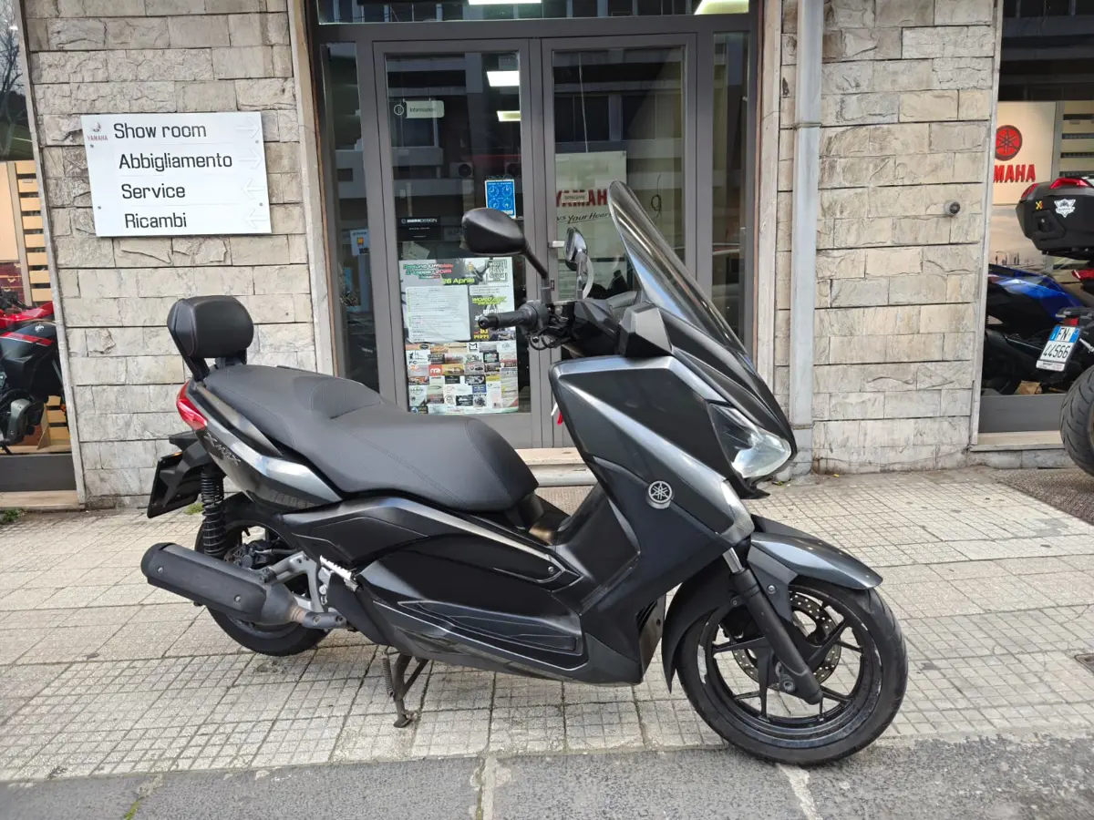 Motorshow srl Yamaha Xmax 250....jpeg