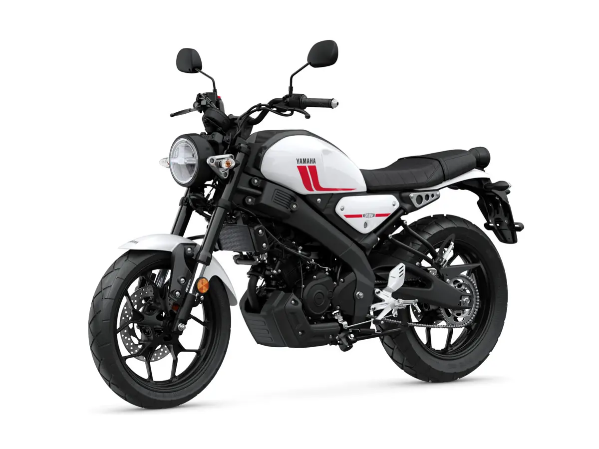 2024-Yamaha-XS125-EU-Heritage_White-Studio-005-03.jpg