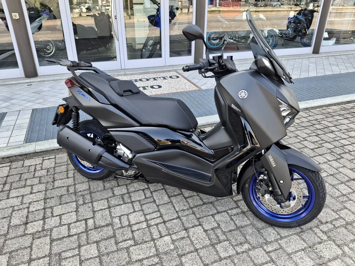 XMAX 300 2024.jpg