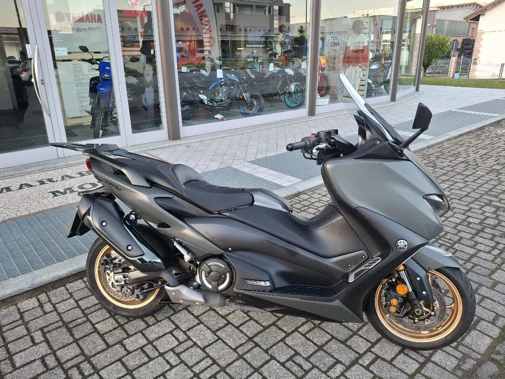 TMAX 560 TECH MAX LUGLIO 2020.jpg