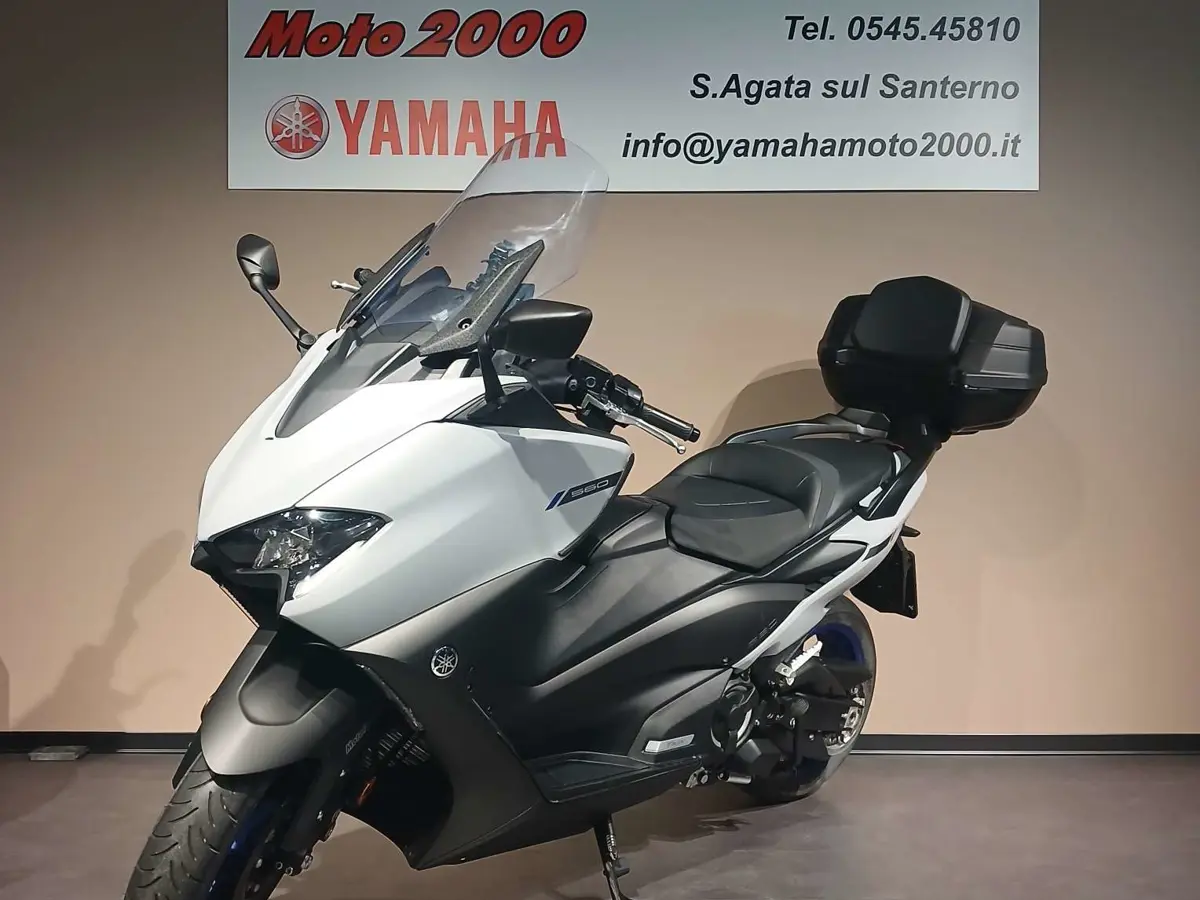 YAM T MAX 560 KM. 5000 (5).jpg