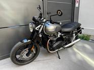 Speed Twin 900 Matt Grey 6.jpg