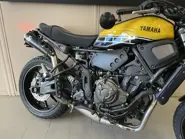 XSR 700 60th Gialla (5).jpg