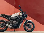 2024-Yamaha-XS700-EU-Historic_White-Static-007-03.jpg