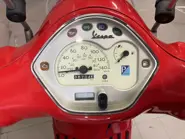 Vespa 125 LX Rosso (3).jpg