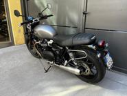 Speed Twin 900 Matt Grey 7.jpg