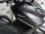 TMAX FA720812.jpg