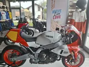 XSR 900 GP LEGEND RED PICCOLA.jpg