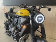 XSR 700 60th Gialla (8).jpg