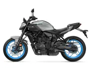 2025-Yamaha-MT07AS-EU-Ice_Storm-Studio-004-03.jpg