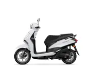 2024-Yamaha-LTS125-EU-Milky_White-Studio-006-03.jpg