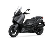 2024-Yamaha-XMAX300-EU-Sonic_Grey-Studio-007-03.jpg