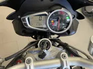 TRIUMPH Speed Triple 1050  (2).jpg