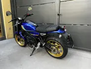 XSR 125 Blu 7.jpg