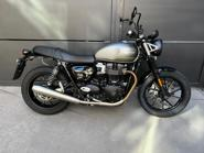 Speed Twin 900 Matt Grey 5.jpg