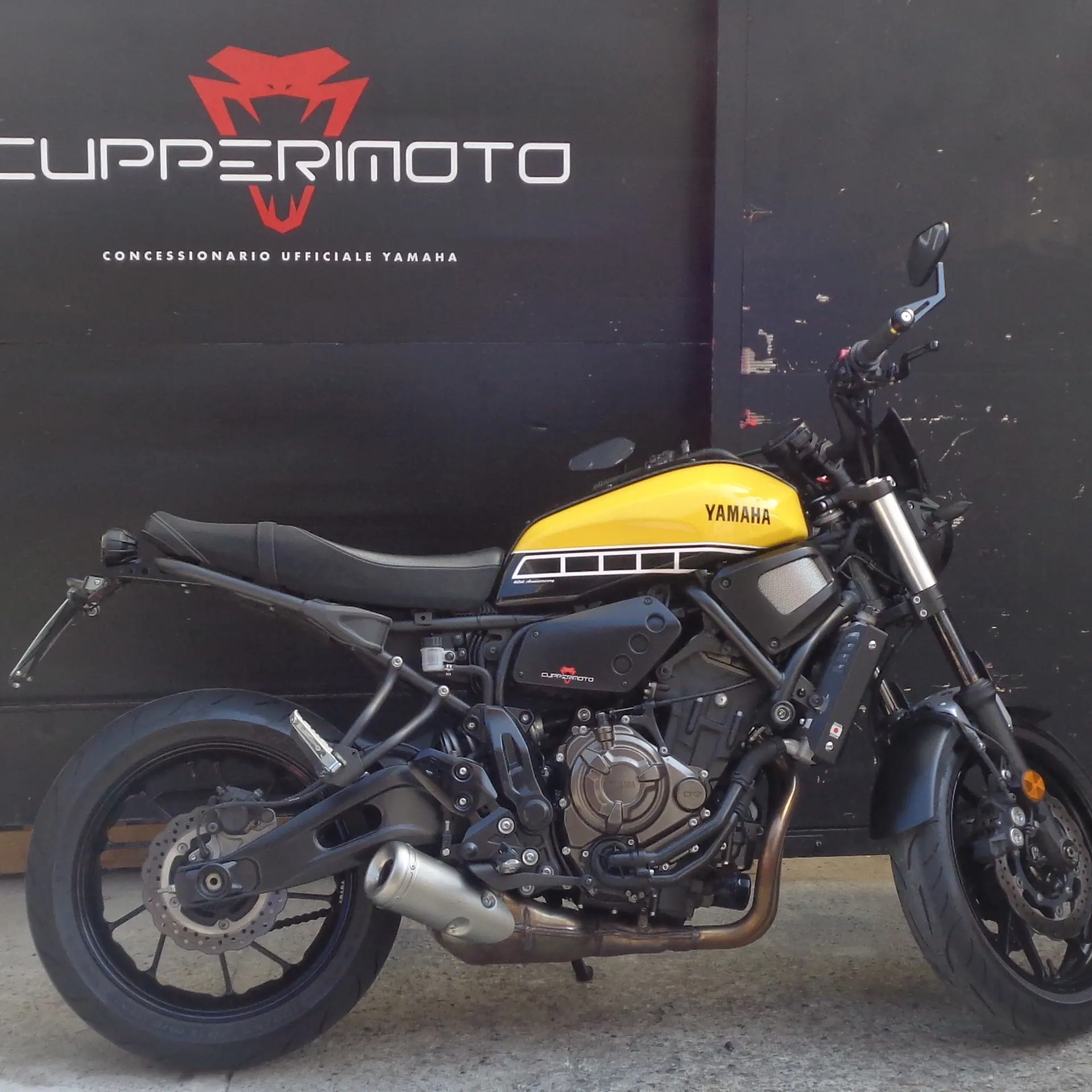 Xsr 700 60th new arrivals