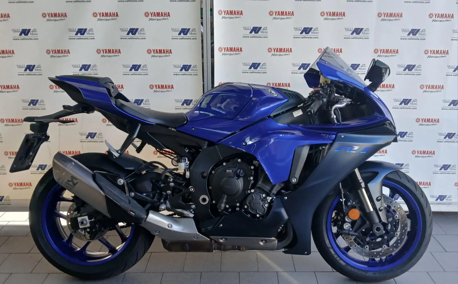 Yamaha YZF R1 BLU usata disponibile a MB