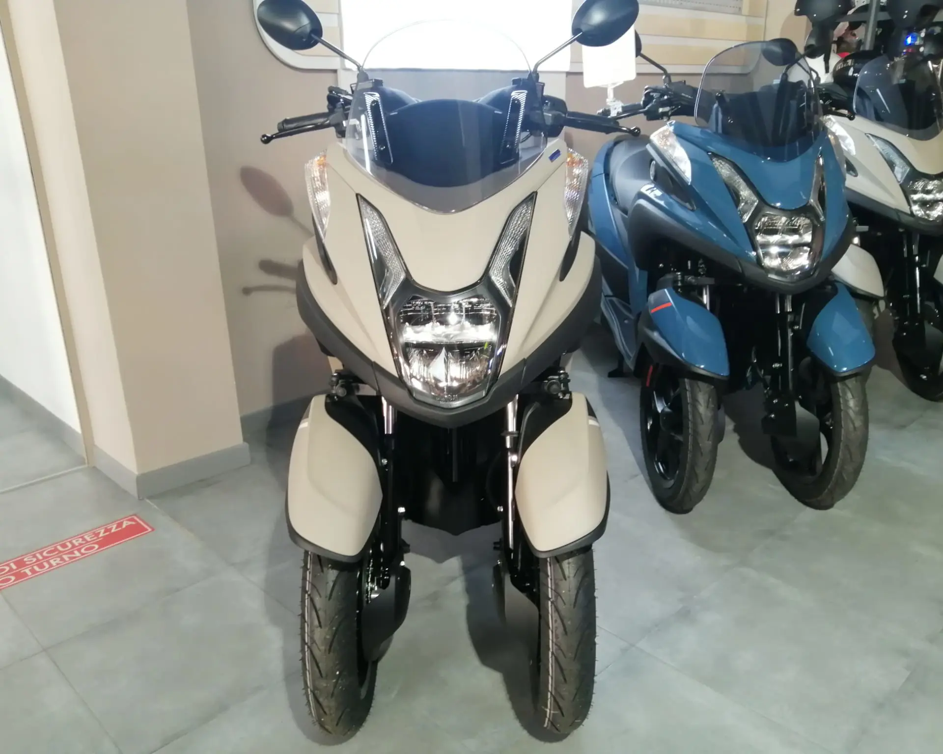 Ruote Anteriori Moto Yamaha Ruote Prezzo Tricity 300 Scooter Due
